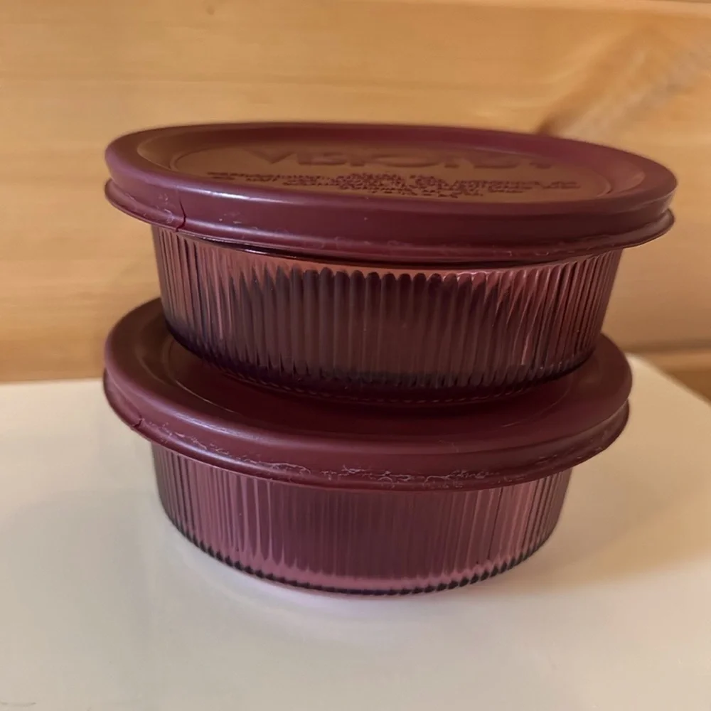 Corning Visions Cranberry food storage set 2-  1 Pint containers with lids